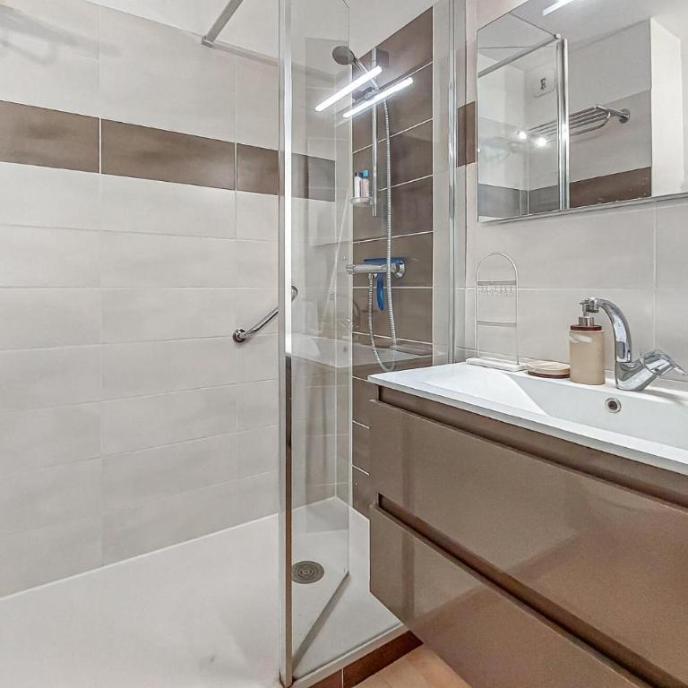 Appartement Proche Plage - Appartement 1 Chambre - 9