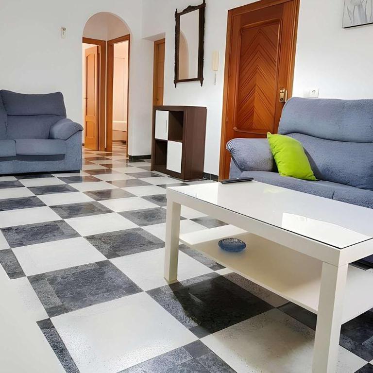 Piso centrico en Conil solo alquilamos a familias - Appartamento - 1