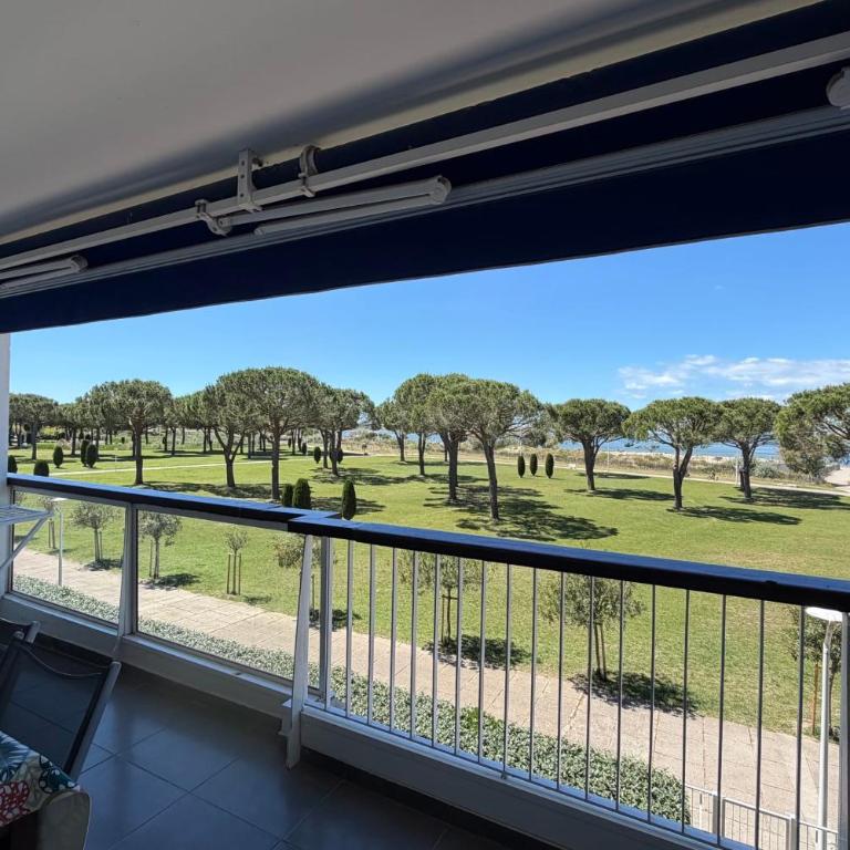 Le Mistral Vue mer & terrasse au cœur du Grau du Roi - Appartement - 5