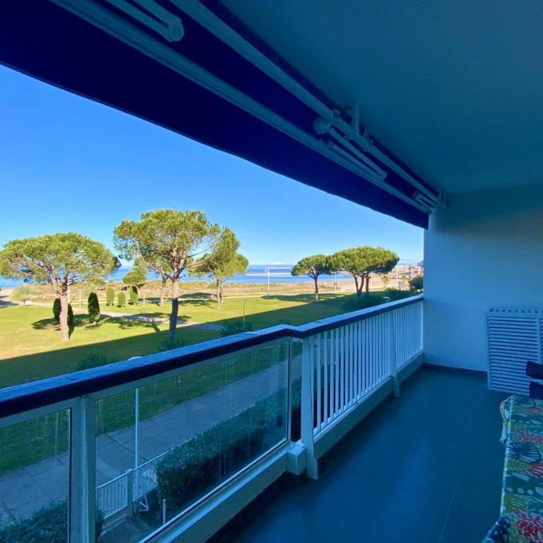 Le Mistral Vue mer & terrasse au cœur du Grau du Roi - Appartement - 52