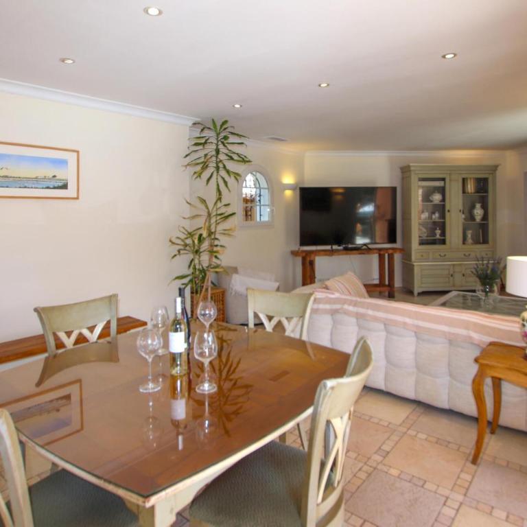 Stunning Home In Hyères With Sauna - Four-Bedroom House - 6