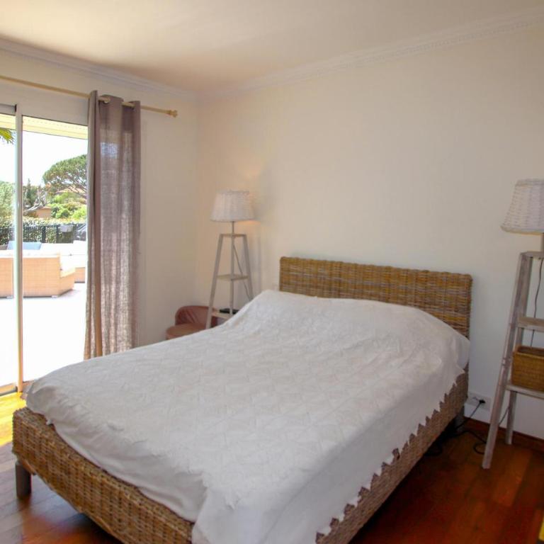 Stunning Home In Hyères With Sauna - Four-Bedroom House - 12