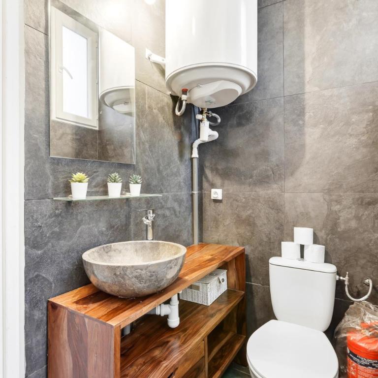 Charming 1BR Apartment near Canal Saint Martin - Apartamento de 1 dormitorio - 15