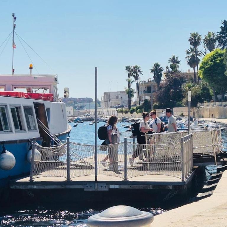 Brindisi Airport and Harbour Suite-2 min to local ferry - One-Bedroom Apartment - 16