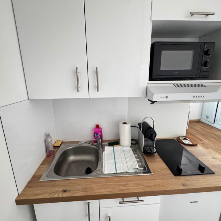 Le Studio Courrejolles - One-Bedroom Apartment - 7