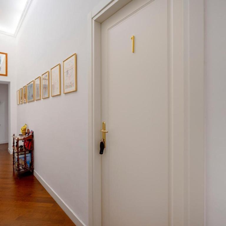 All'Angolo B&B - Camera Matrimoniale con Balcone - 2