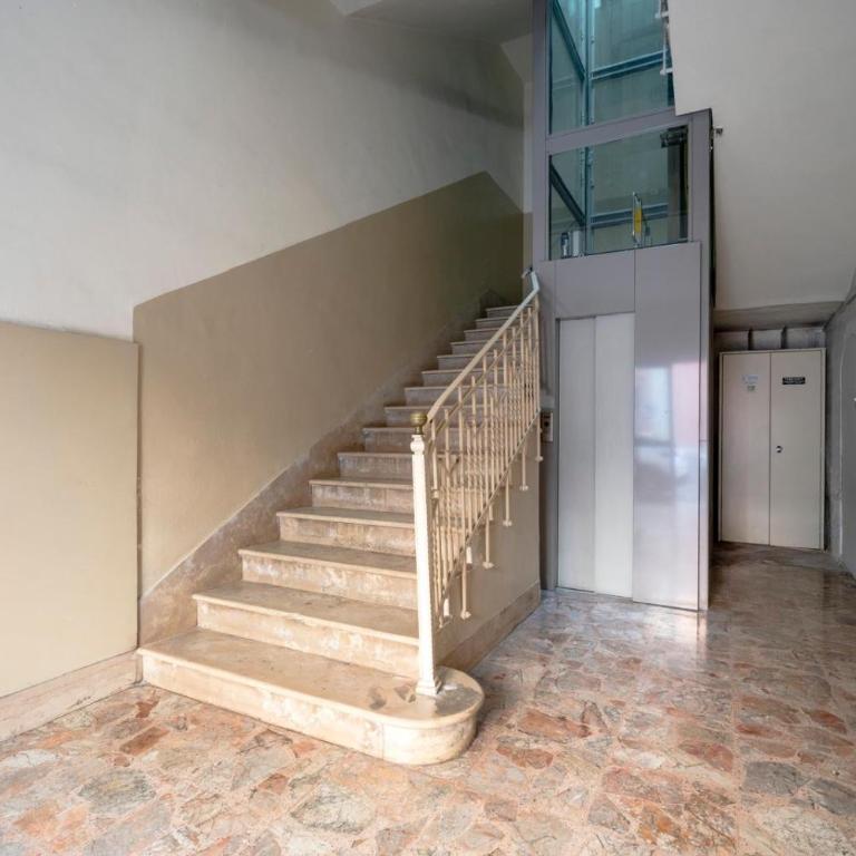 All'Angolo B&B - Camera Matrimoniale con Balcone - 13