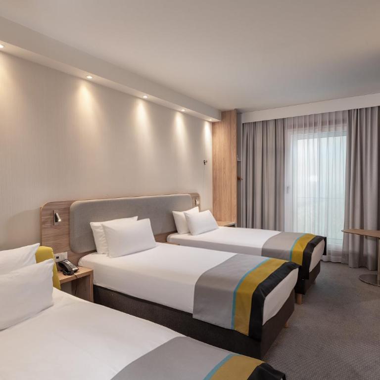 Holiday Inn Express - MUNICH NORTH by IHG - Corner Standard Twin Room with Sofa Bed - 11