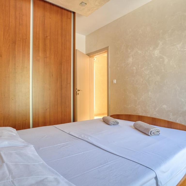 SeaView Escape Budva - Apartman sa 2 Spavaće Sobe, Balkonom i Pogledom na More - 18