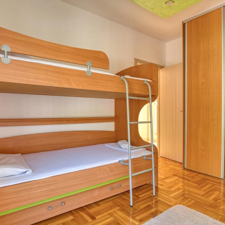 SeaView Escape Budva - Apartman sa 2 Spavaće Sobe, Balkonom i Pogledom na More - 20