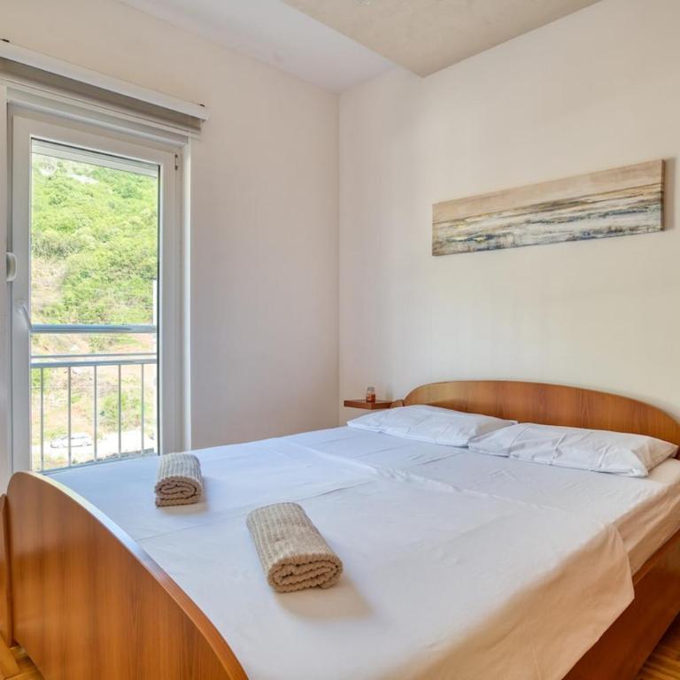 SeaView Escape Budva - Apartman sa 2 Spavaće Sobe, Balkonom i Pogledom na More - 23