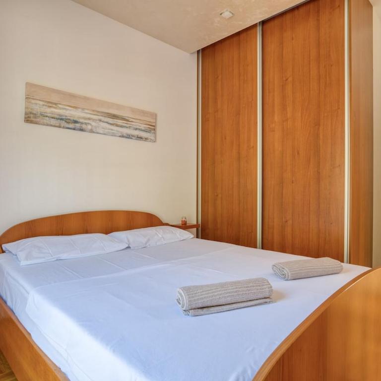 SeaView Escape Budva - Apartman sa 2 Spavaće Sobe, Balkonom i Pogledom na More - 24