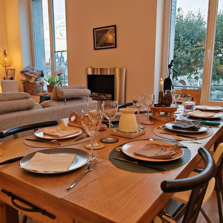 Vue Loire exceptionnelle avec Parking Chez Gabin - Apartamento de 2 dormitorios con vistas a la ciudad - 11