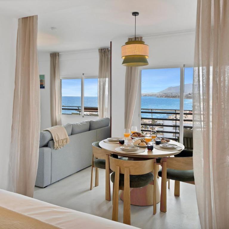 Mediterraneo Beachfront Suite 12 - Marbella Center - Apartamento de 1 dormitorio con balcón y vistas al mar - 1
