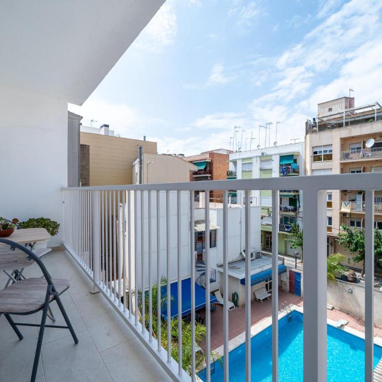 Cambrils Turistic 3a - Three-Bedroom Premium Apartment with Balcony - 4
