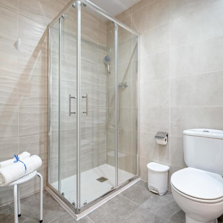 Cambrils Turistic 3a - Three-Bedroom Premium Apartment with Balcony - 9