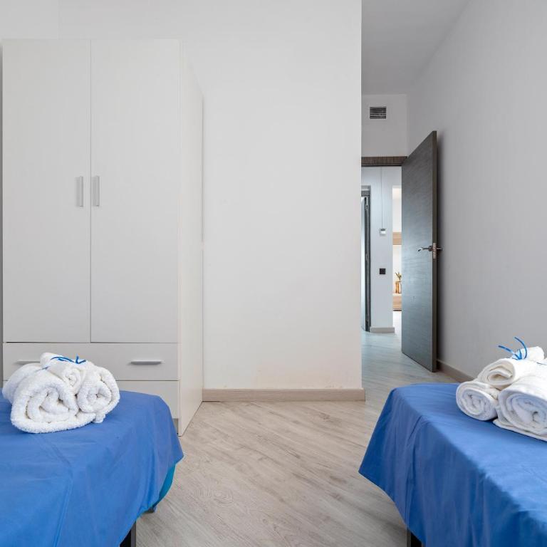 Cambrils Turistic 3a - Three-Bedroom Premium Apartment with Balcony - 11