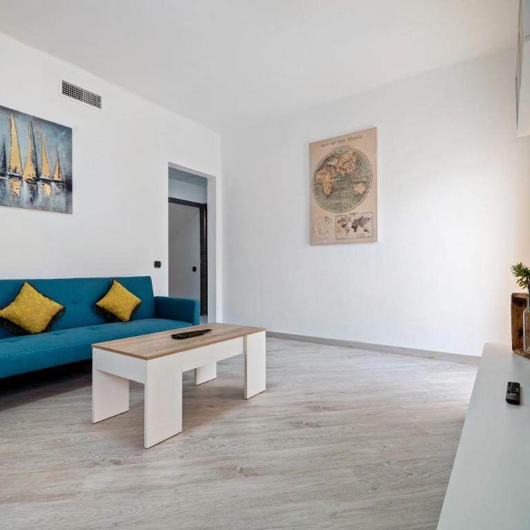 Cambrils Turistic 3a - Three-Bedroom Premium Apartment with Balcony - 14