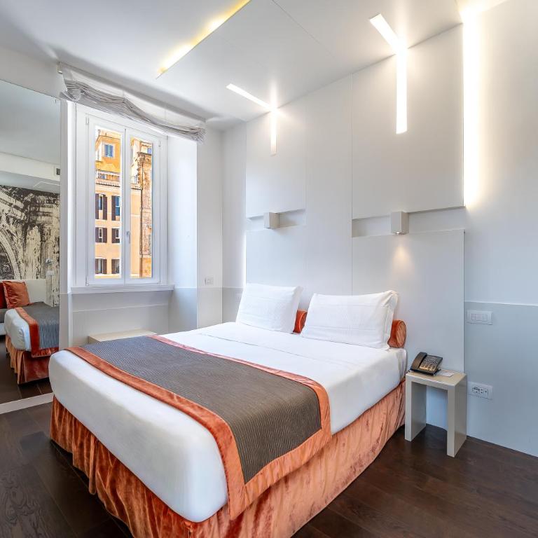 Albergo Abruzzi - Corner room with Pantheon and Fountain View - 1