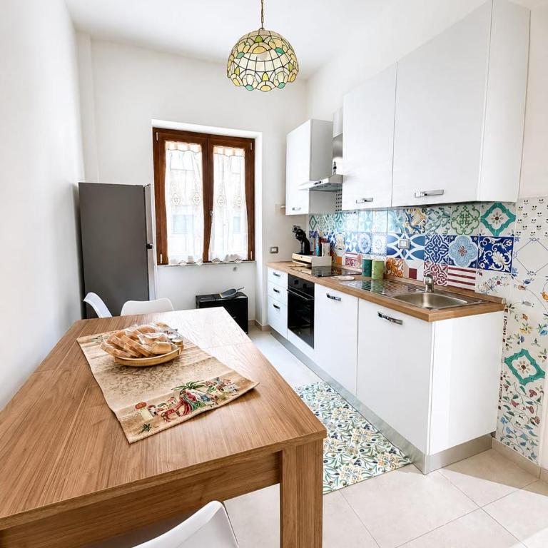 SinerHouse Salerno - Appartamento con 2 Camere da Letto e Balcone - 6