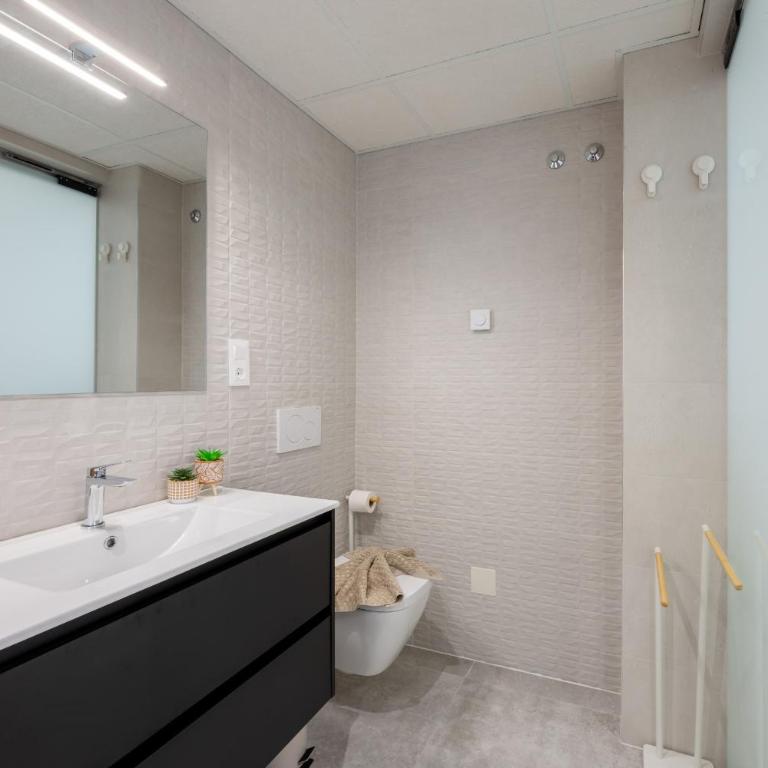Suncasa - Moderno apartamento en la Costa Blanca - Apartamento con vistas a la piscina - 25
