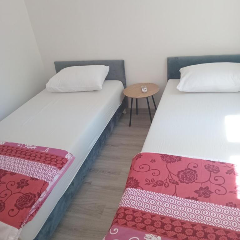 Two Bedroom Apartment in Mostar with Terrace & View - Apartman sa 2 Spavaće Sobe - 5