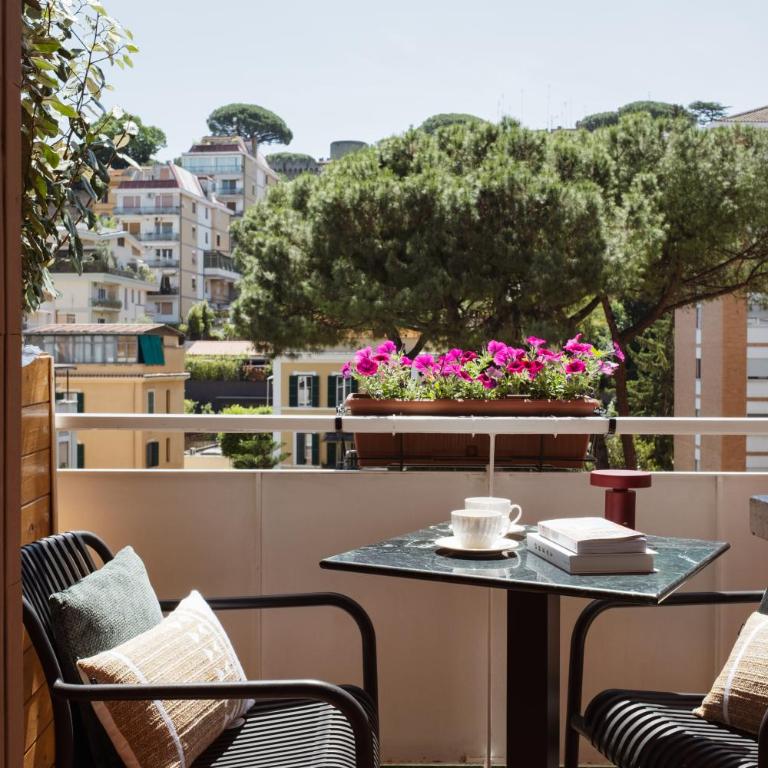 The Romex - Camera Matrimoniale Deluxe con Balcone - 1