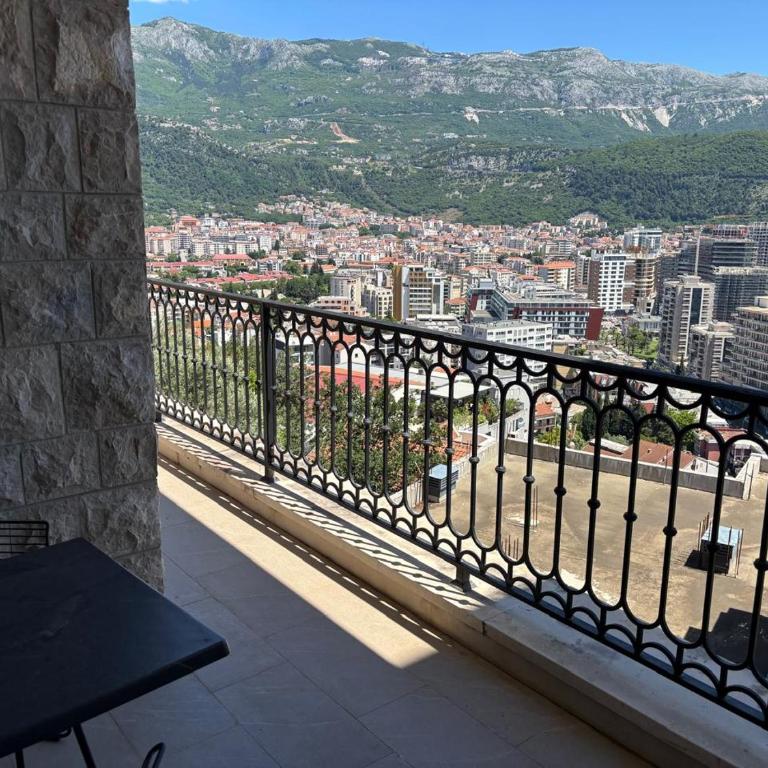 Sea View Escape Stylish 2 Bedroom Flat in Budva - Apartman sa 2 Spavaće Sobe - 2