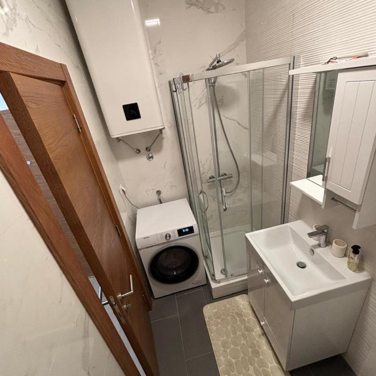 Sea View Escape Stylish 2 Bedroom Flat in Budva - Apartman sa 2 Spavaće Sobe - 13