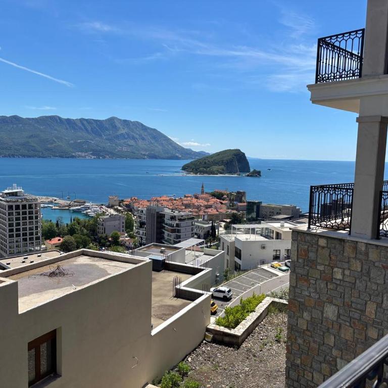 Sea View Escape Stylish 2 Bedroom Flat in Budva - Apartman sa 2 Spavaće Sobe - 6