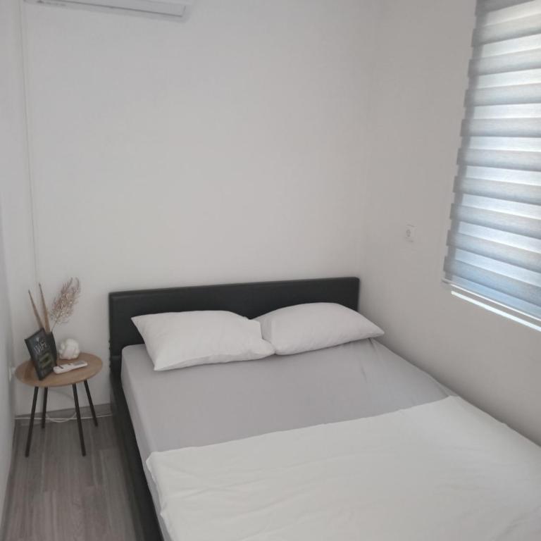 Two Bedroom Apartment in Mostar with Terrace & View - Apartman sa 2 Spavaće Sobe - 10