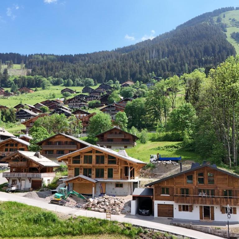 Chalet Solarys 12 personnes 5 chambres & 5 SDB bord ruisseau - Chalet - 5