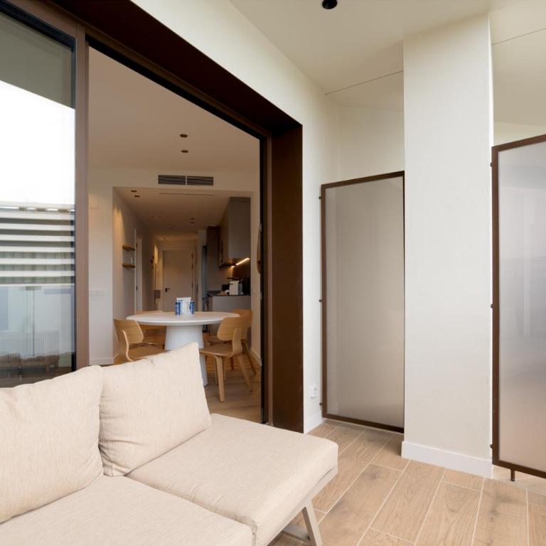 Can Milà Apartments Sitges - Apartamento Deluxe de 2 dormitorios con vistas al jardín - 2