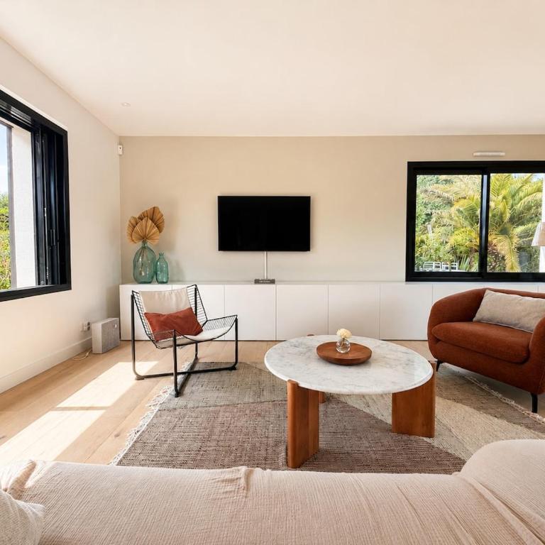 Villa Azura - Pool - Contemporary - Parking - Villa - 6