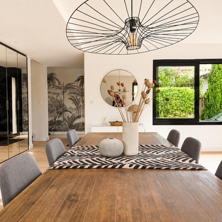 Villa Azura - Pool - Contemporary - Parking - Villa - 11