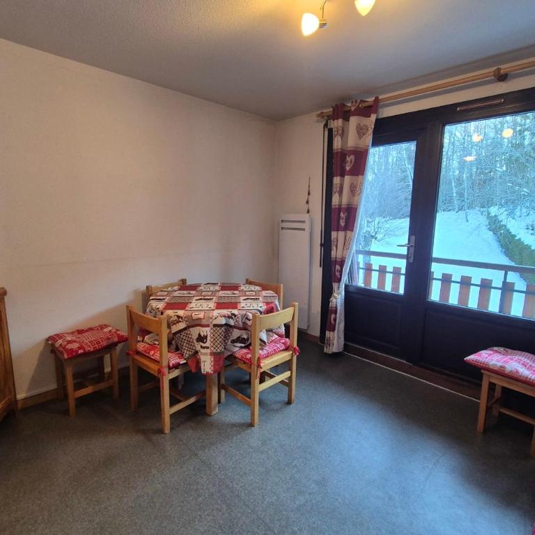 Appartement 4 personnes centre de la station Feclaz - acces piscine été - Appartamento - 7