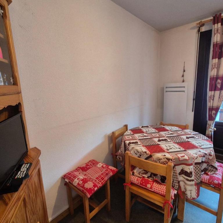 Appartement 4 personnes centre de la station Feclaz - acces piscine été - Appartamento - 9
