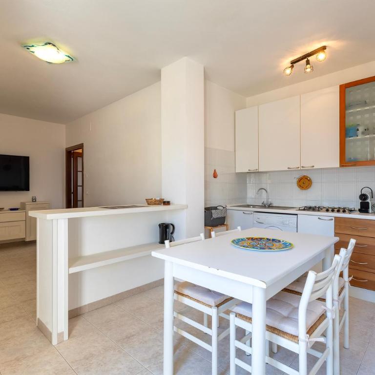 Casa Vacanza Antonio- Alghero - Two-Bedroom Deluxe Apartment with Balcony - 6