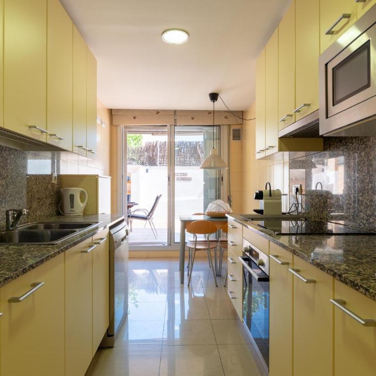 4-Bedroom Apartment with Private Garden in Tossa de Mar - Apartamento con 4 dormitorios - 15
