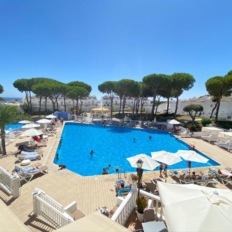VIME II Marbella East SWIMMING POOL, GYM & SPA - EaW Homes - Two-Bedroom Townhouse - 1