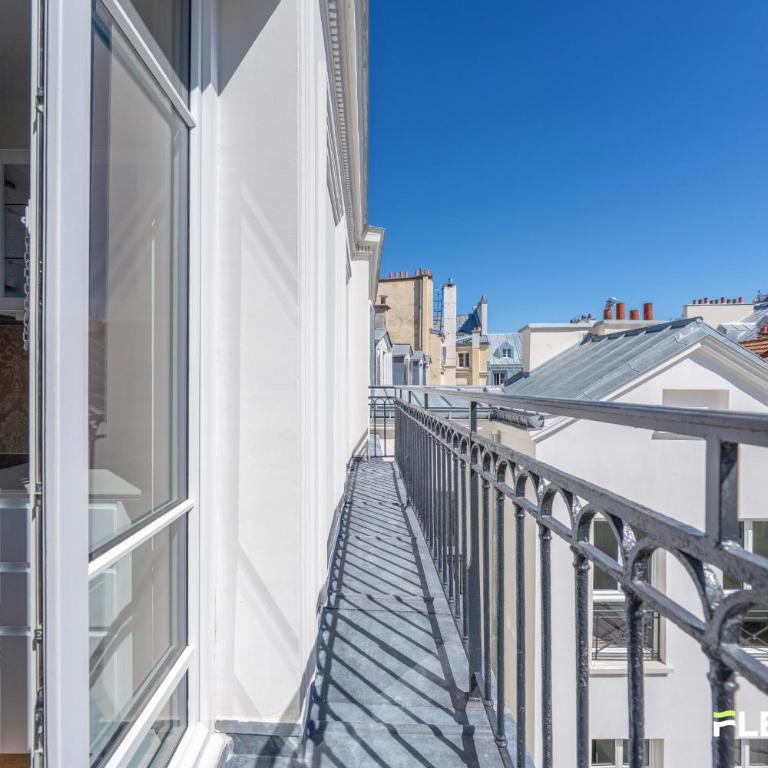 T3 lumineux proche Grands Boulevards Paris 10è - Appartement - 17