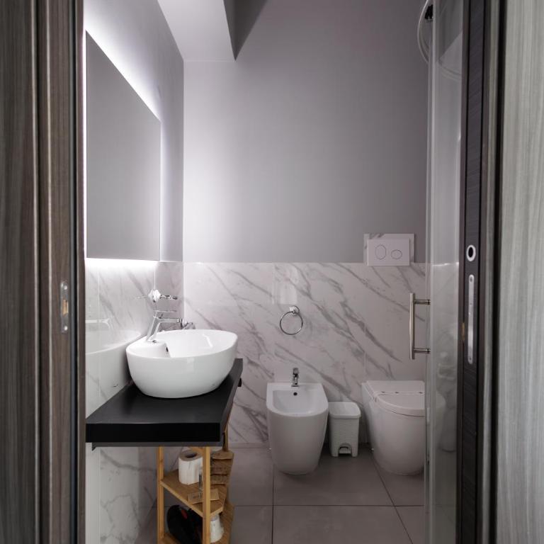 La Palazzata Urban Suites - Camera Matrimoniale con Bagno Privato - 7
