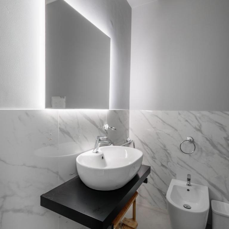 La Palazzata Urban Suites - Camera Matrimoniale con Bagno Privato - 5