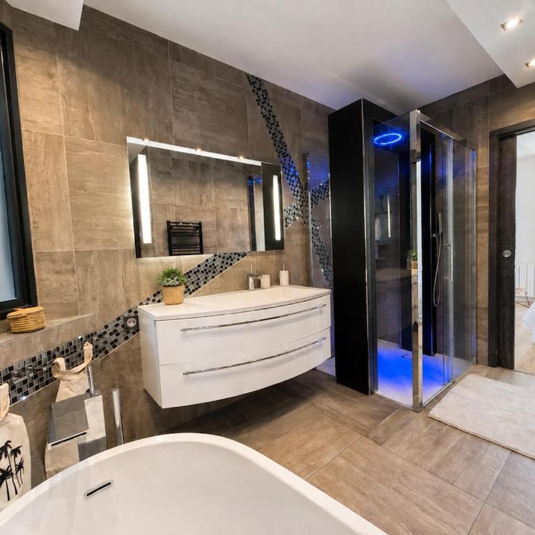 Villa Valeria - Exceptional location - pool - Villa 3 Chambres - 18