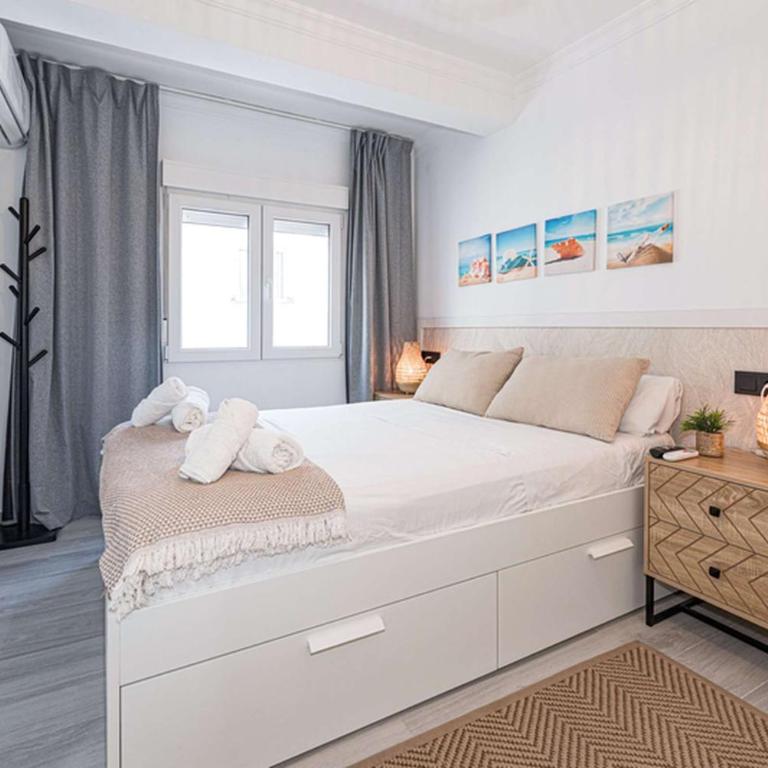 Centro Life 3A Casasol - Nerja Town Centre, 300m from Balcon de Europa - Two-Bedroom Apartment with Balcony - 2