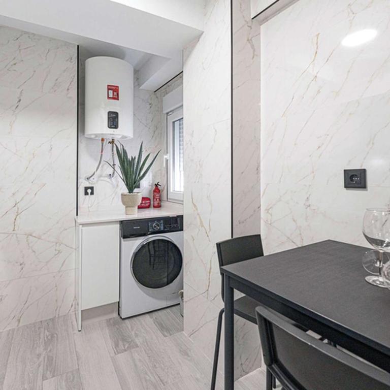 Centro Life 3A Casasol - Nerja Town Centre, 300m from Balcon de Europa - Two-Bedroom Apartment with Balcony - 8
