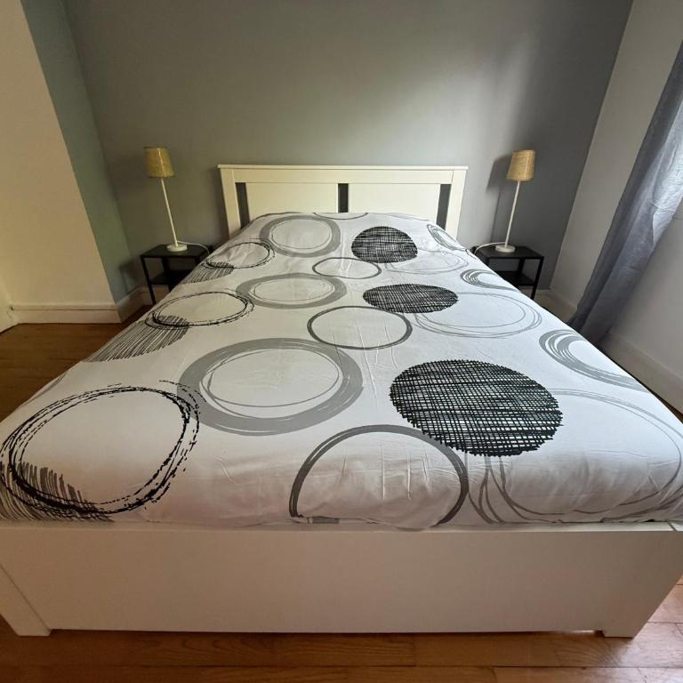 Logement fonctionnel en plein centre ville - Appartement 1 Chambre - 6