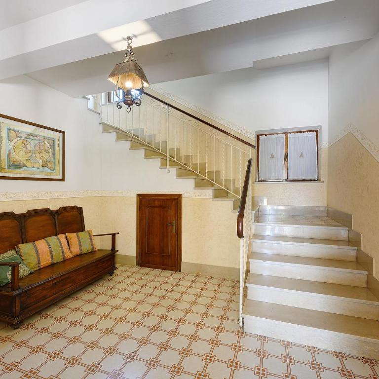 Charming Lake Garda Apartment - Two-Bedroom Deluxe Apartment with Garden View - 27