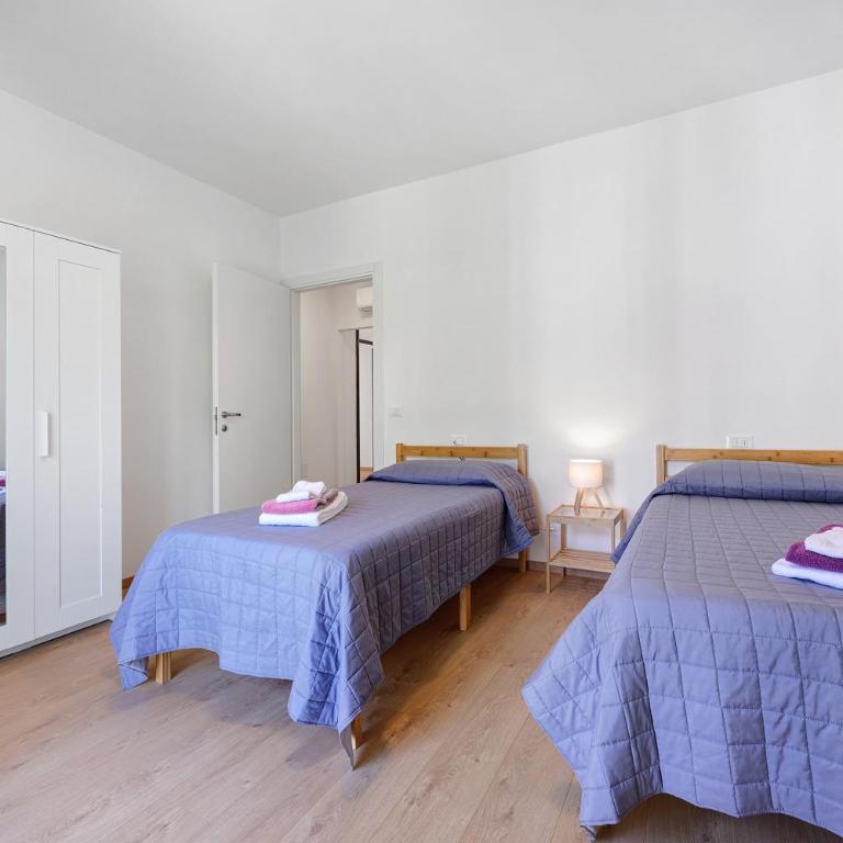Charming Lake Garda Apartment - Two-Bedroom Deluxe Apartment with Garden View - 17