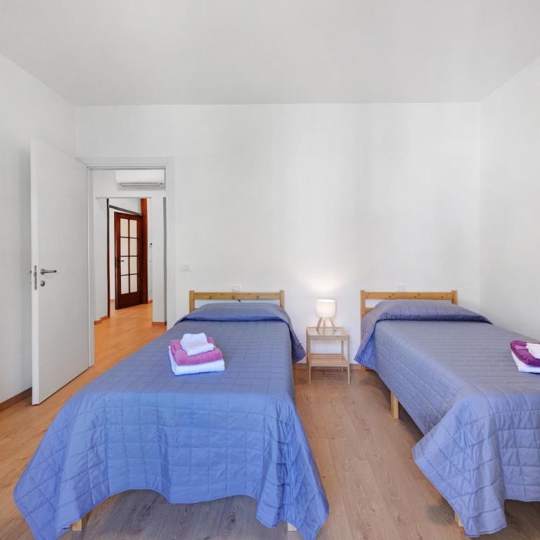 Charming Lake Garda Apartment - Two-Bedroom Deluxe Apartment with Garden View - 21